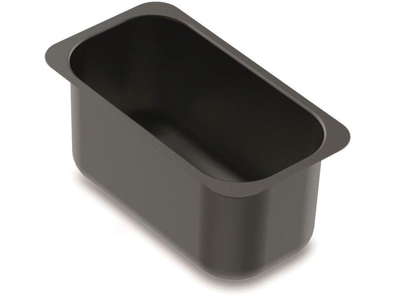 Un récipient sombre et rectangulaire aux bords arrondis, probablement un moule à pâtisserie.