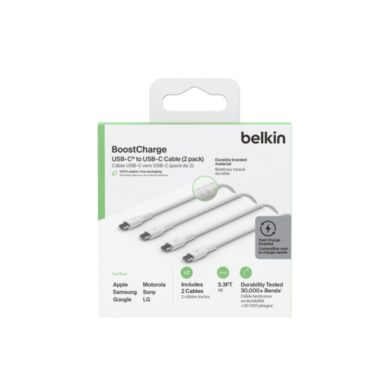 USB-C kabloları olan beyaz Belkin kutusu.