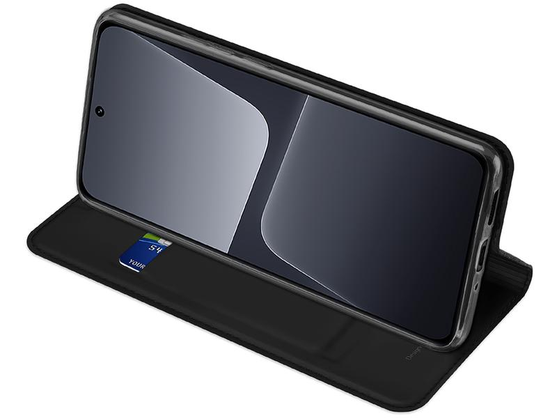 Smartphone noir dans un étui noir, affichant du contenu.