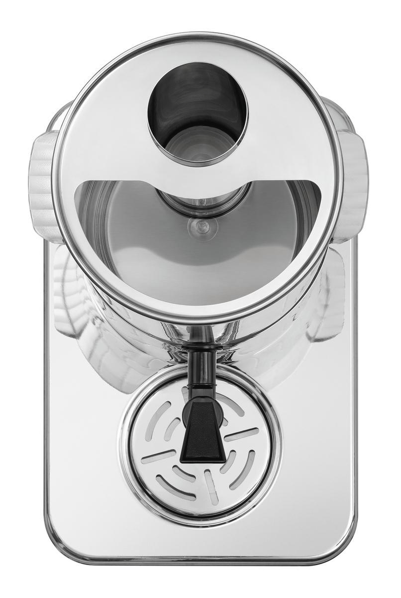 Nahaufnahme einer silbernen Kaffeemaschine. Sie hat eine runde Oberseite mit einem Loch, einen schwarzen Griff und eine kreisförmige Basis mit Schlitzen.