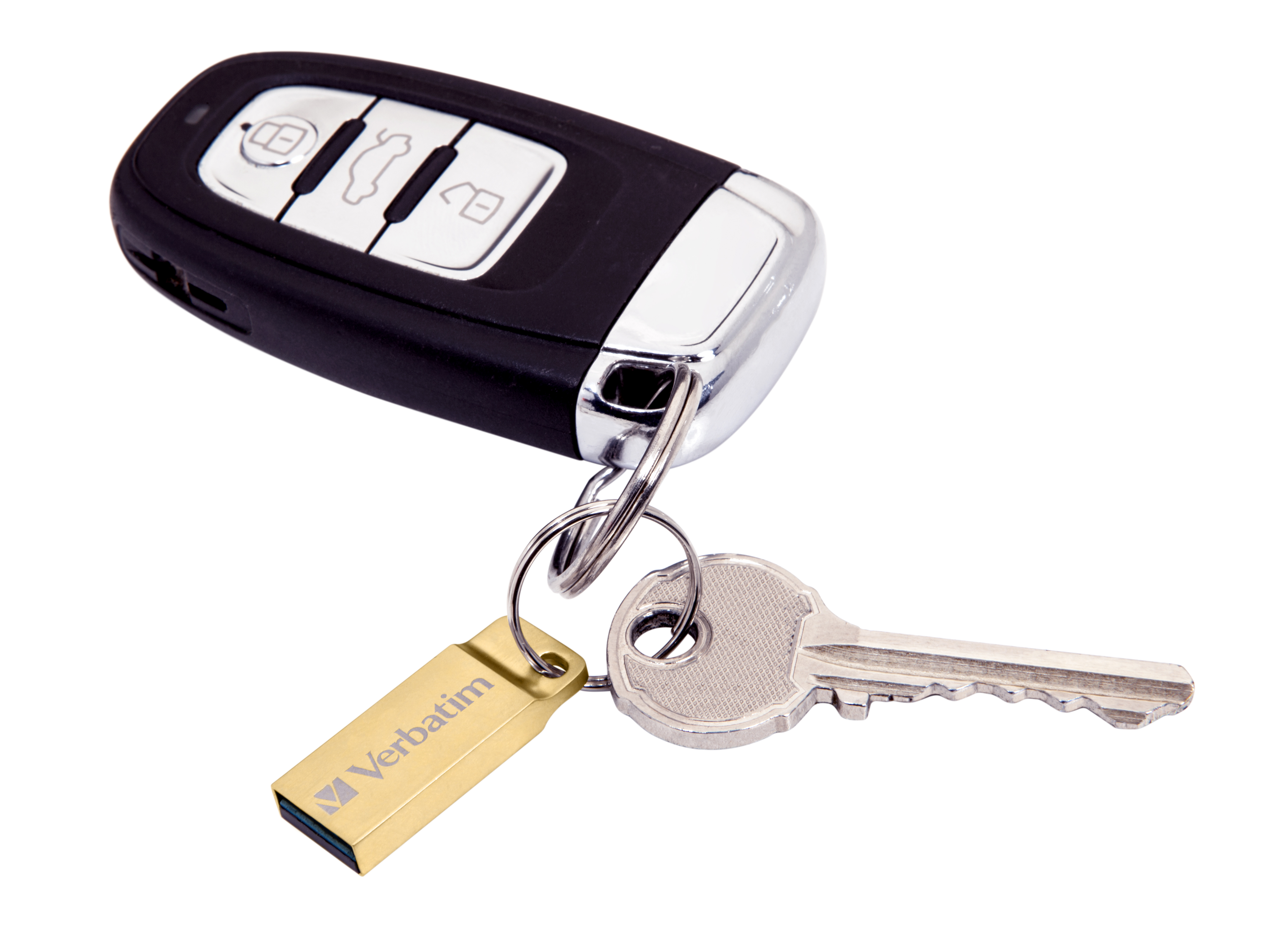Autoschlüssel, Schlüssel und ein Verbatim USB-Stick, auf weißem Hintergrund.