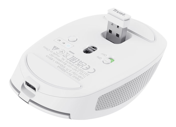 Spód białej myszy komputerowej z włożonym odbiornikiem USB.