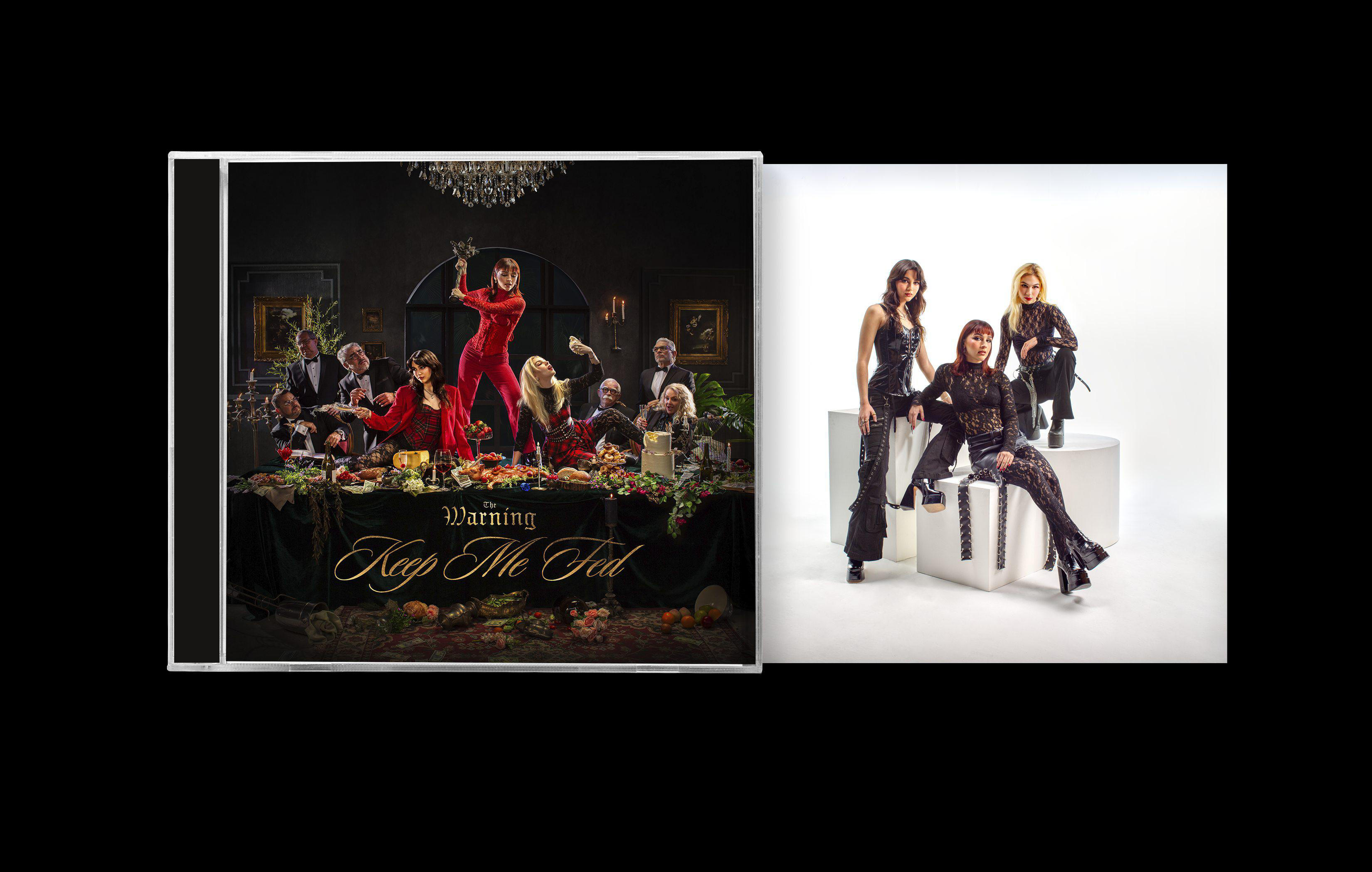 CD-Cover mit einer Gruppe von Frauen um einen Tisch und einem weiteren Bild der Frauen, die posieren.