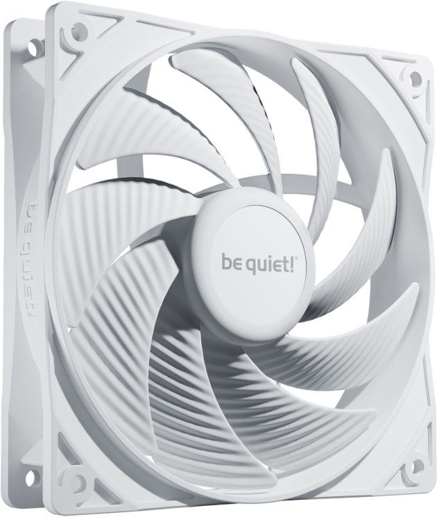 Weißer Computerlüfter mit gebogenen Blättern, be quiet!-Logo in der Mitte, auf schwarzem Hintergrund.