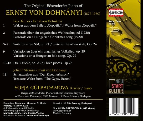 CD-Cover mit Text in mehreren Sprachen. Klavier und Noten angezeigt.