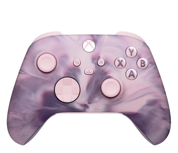 Kontroler Xbox z różowym i marmurkowym wzorem. Przyciski również są różowe.
