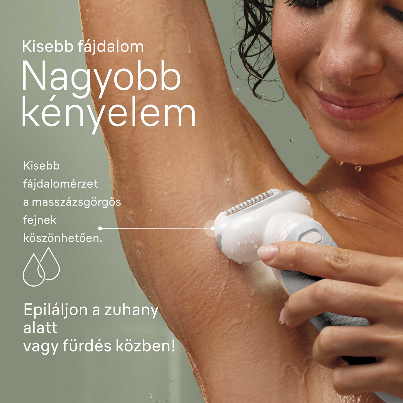 Egy nő fehér epilátorral borotválja a hónalját a zuhany alatt, háttérben szöveggel.