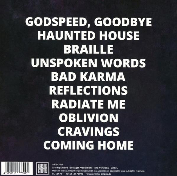 Album Trackliste auf dunklem Hintergrund mit Logo.