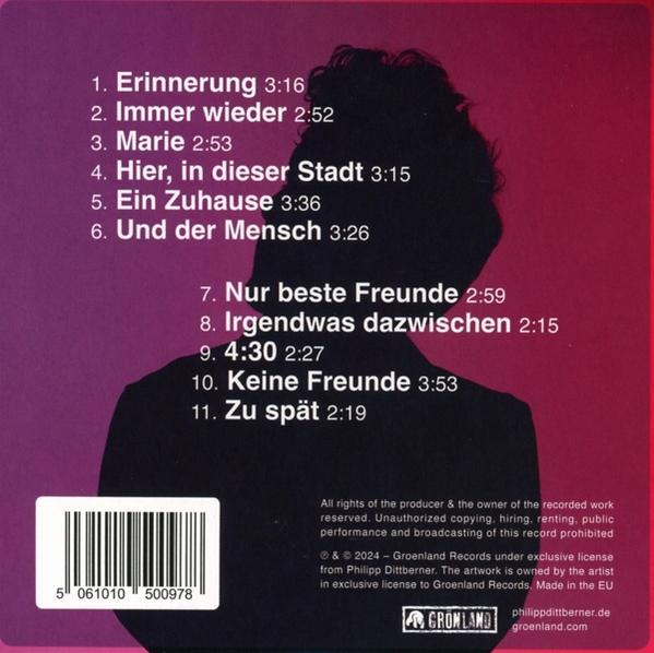 Rückseite einer CD mit Songtiteln und einer Personensilhouette.