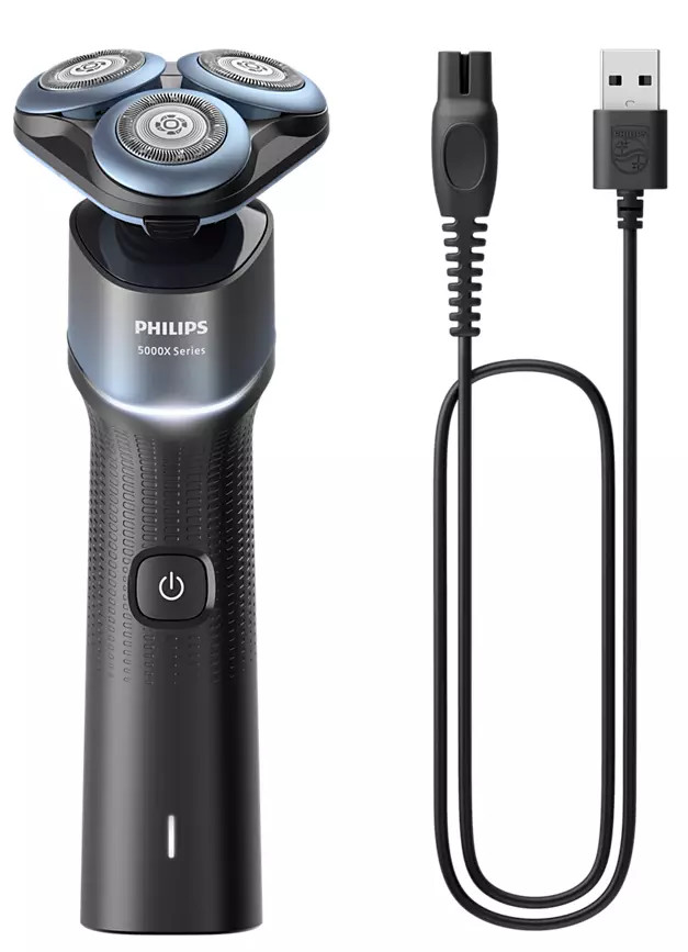 Czarna i niebieska golarka elektryczna Philips z kablem do ładowania. Golarka ma trzy obrotowe ostrza.