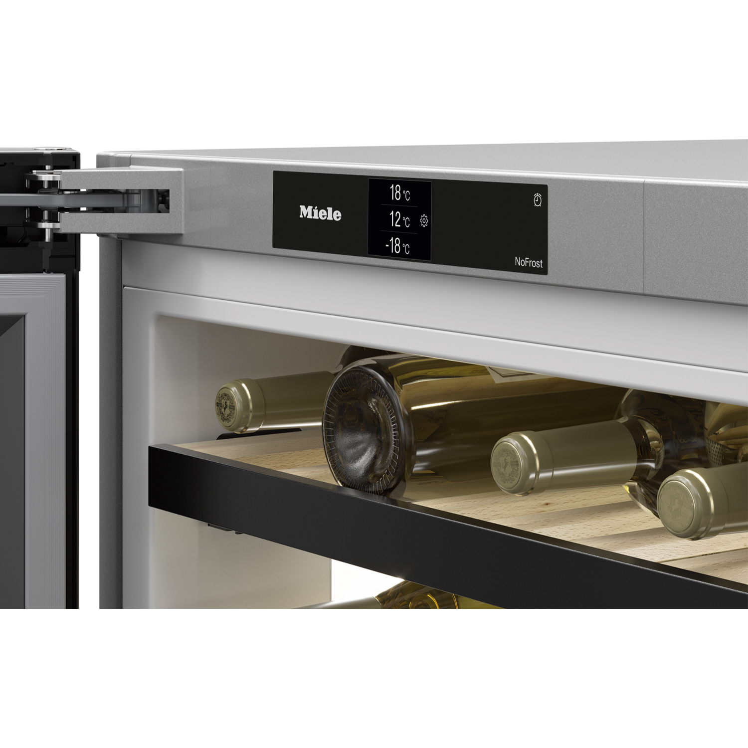 Bottiglie di vino all'interno di un frigorifero Miele con display digitale che mostra le temperature.