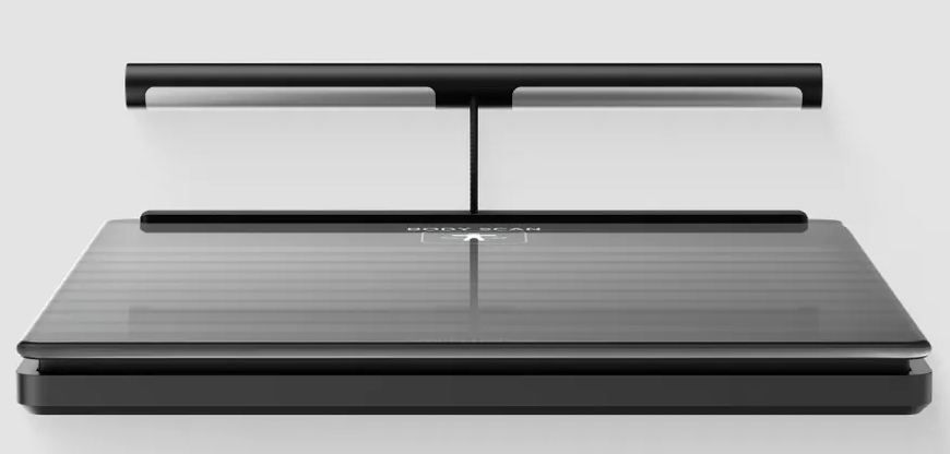 Fekete-ezüst testösszetétel mérleg. Tiszta, modern design.