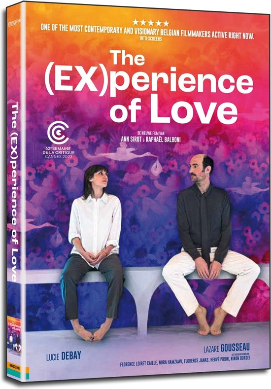 Affiche de film avec deux personnes, titre et générique ; un fond vibrant et coloré.