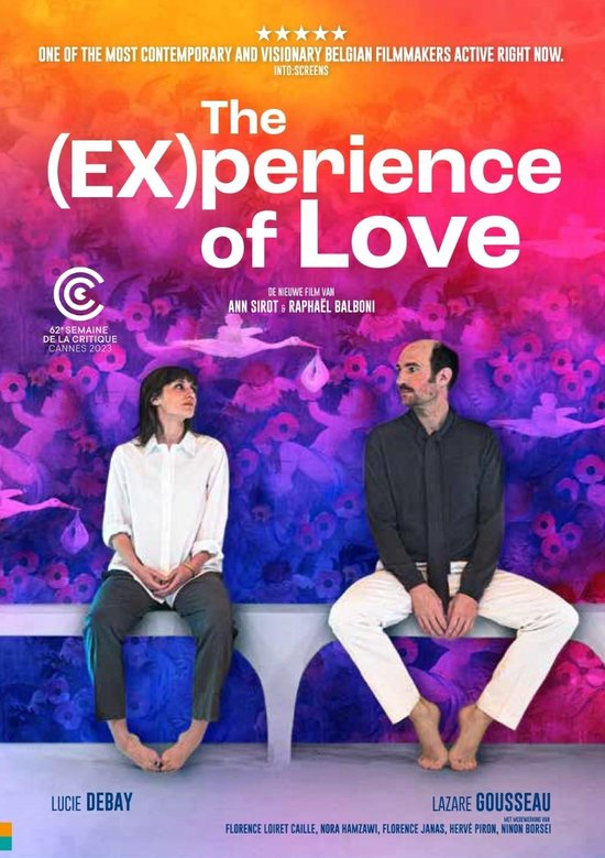 Affiche de film avec deux personnes assises sur un banc. Le texte inclut 'The (EX)perience of Love'.