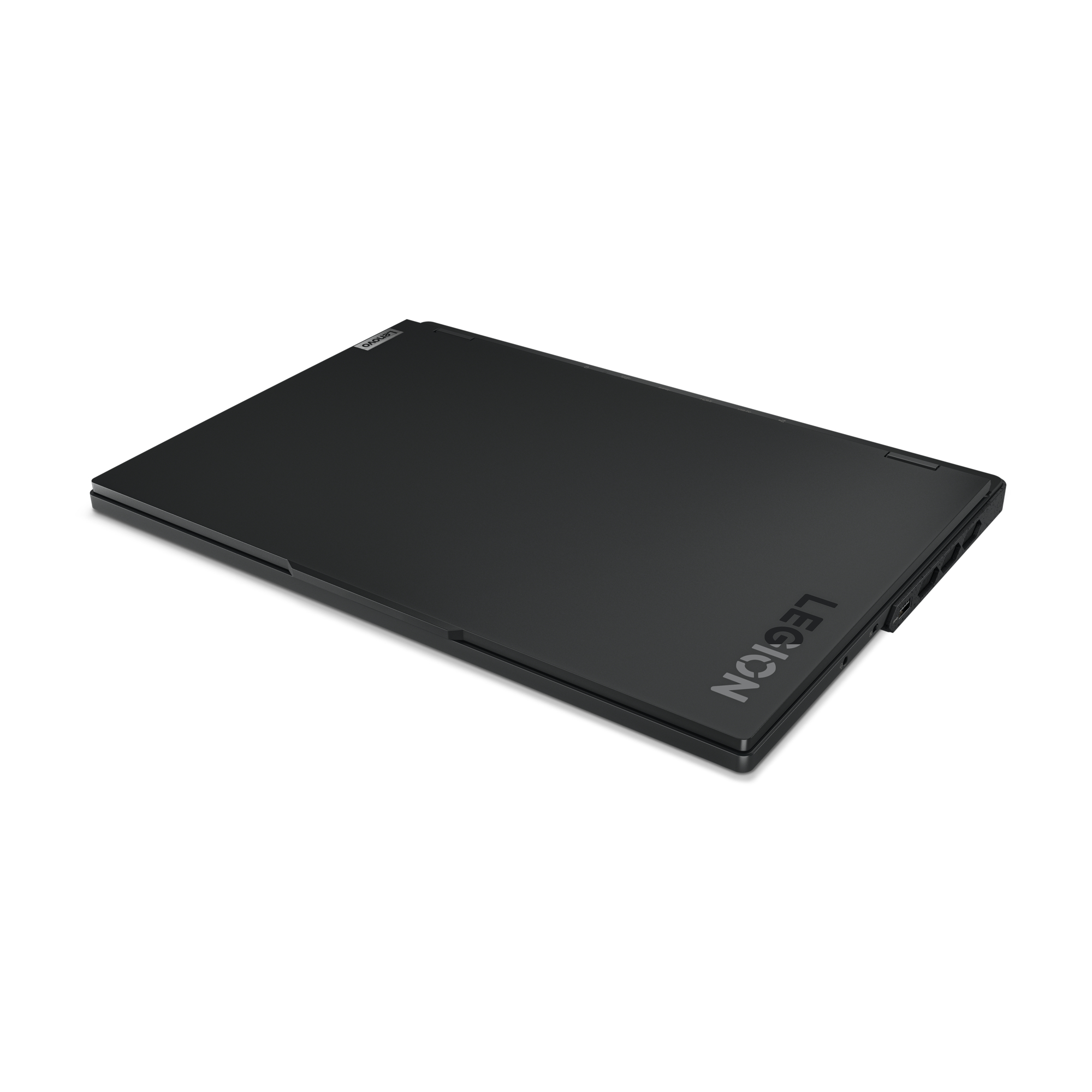 Ein schwarzer Laptop mit dem Wort "LEGION" in der oberen rechten Ecke, isoliert auf weißem Hintergrund.