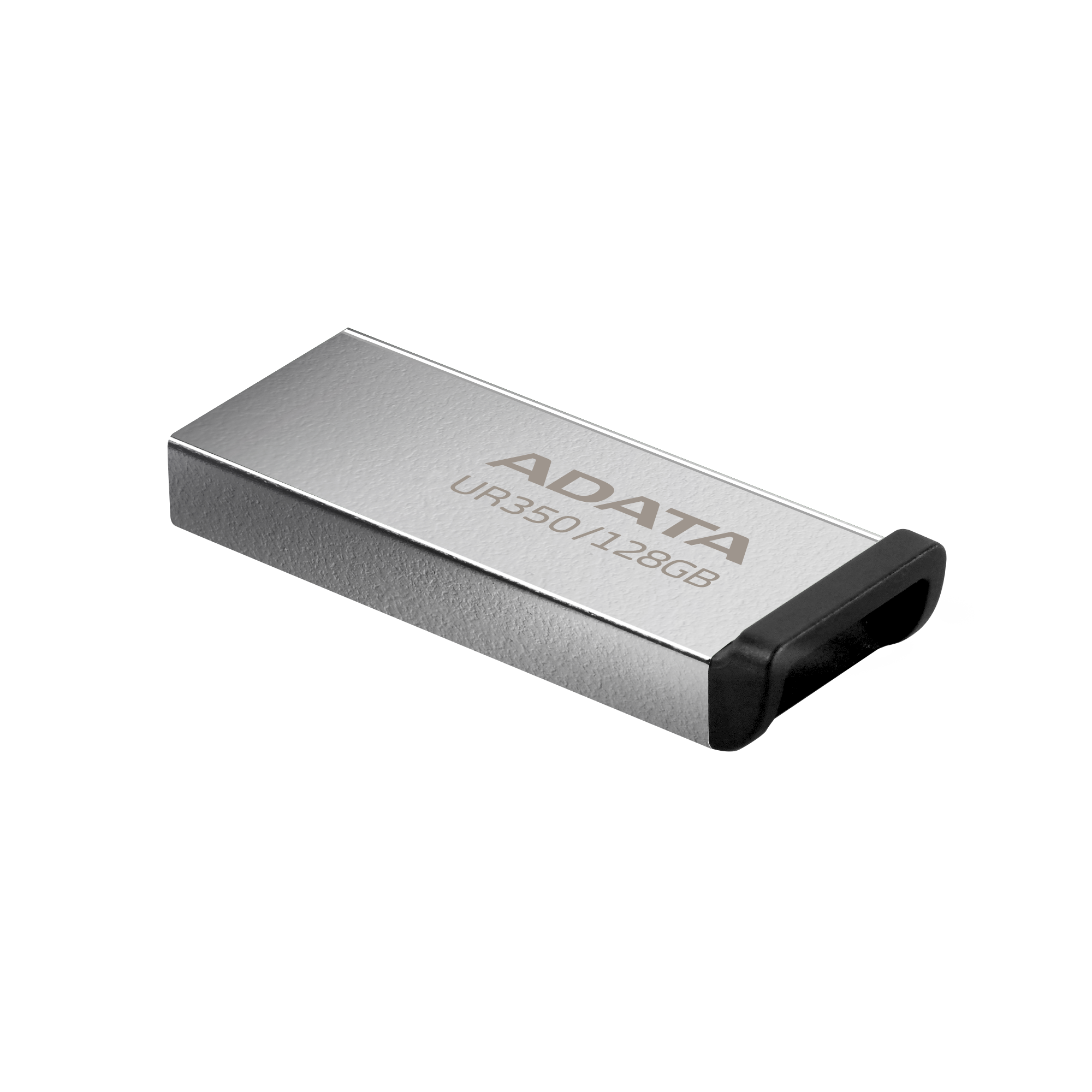 Ezüst ADATA UR350/128GB USB flash meghajtó, szögletes nézetben, fekete háttéren.