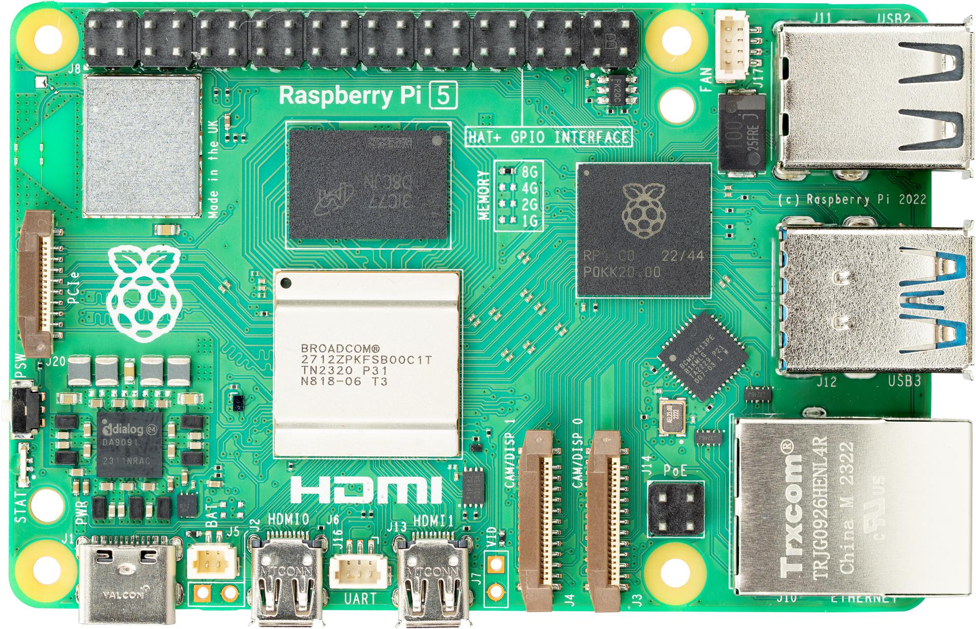 Grünes Raspberry Pi 5-Board mit verschiedenen Komponenten.
