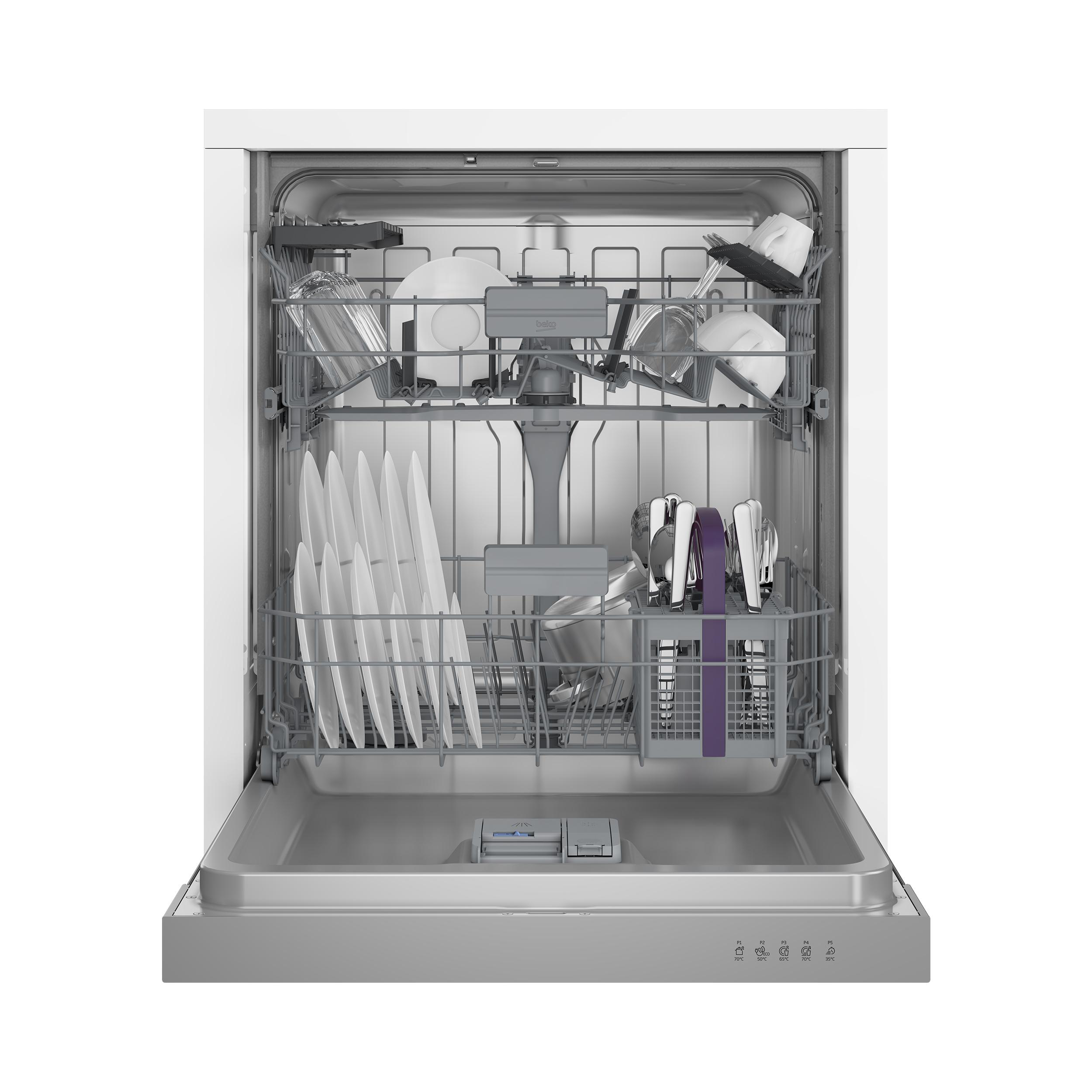 Geschirrspüler mit einer Ladung sauberen Geschirrs, Gläsern und Besteck.