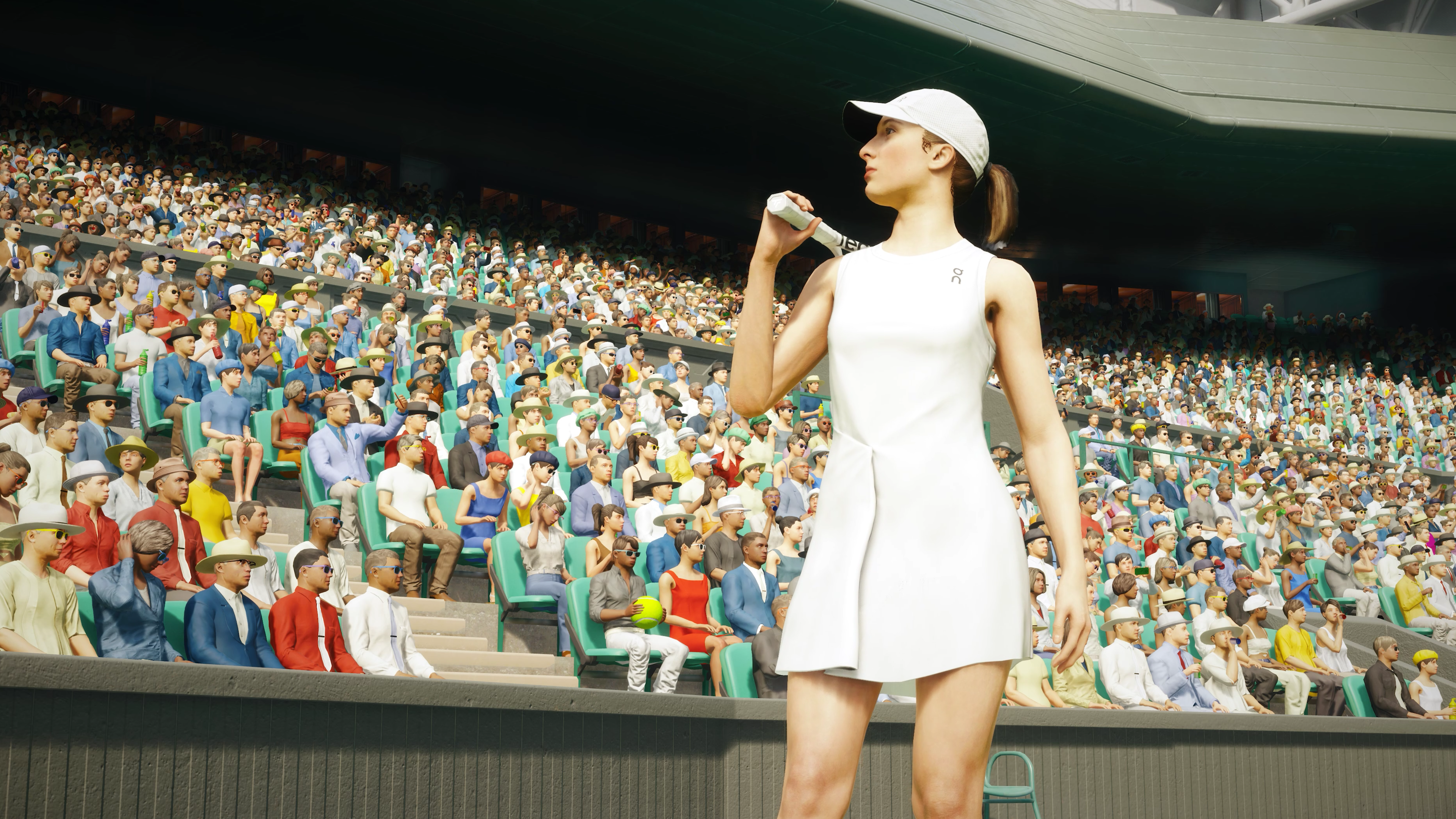 Tenisistka w białej sukience z rakietą, na stadionie z publicznością.