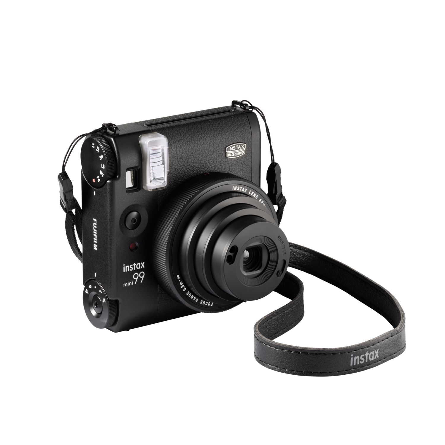 Zwarte Instax Mini 99 camera. Lens, flitser en riem zichtbaar. Fujifilm logo, Instax op riem. Zwarte achtergrond.
