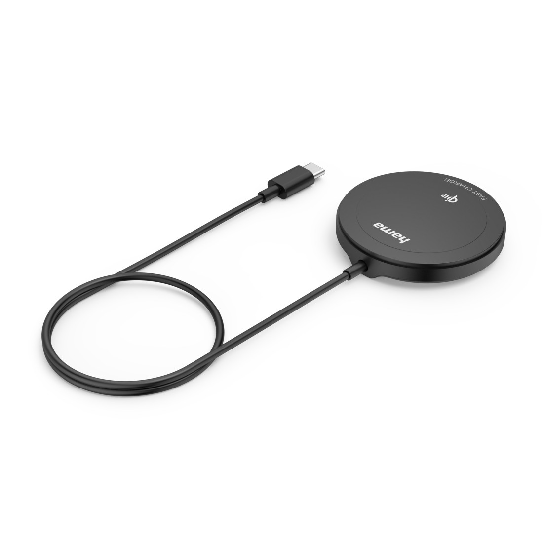 Ein schwarzes kabelloses Hama-Ladepad mit angeschlossenem schwarzem Kabel. Das Pad hat ein Logo.