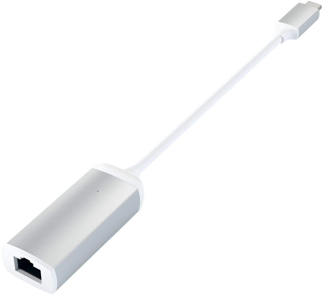 Ezüstszínű USB-C-Ethernet adapterkábel.