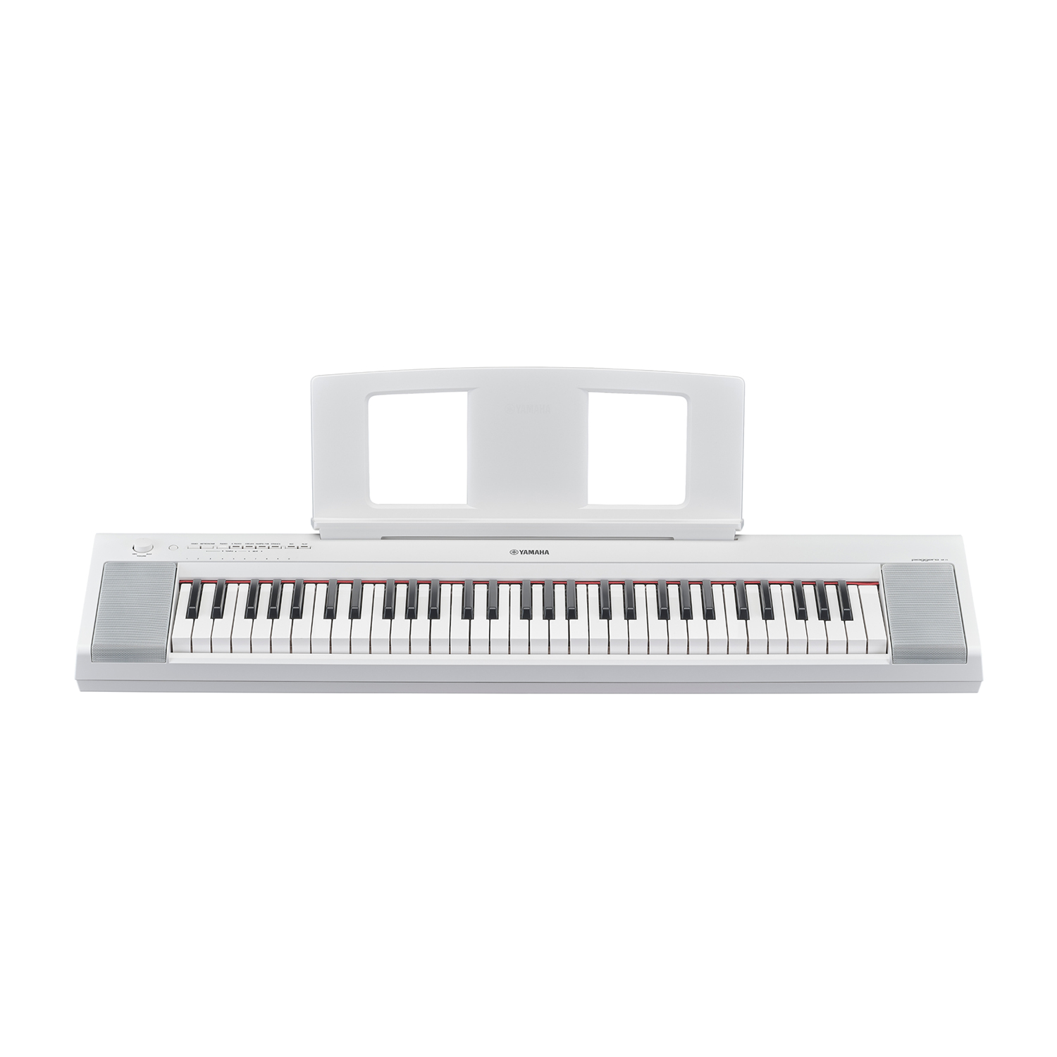 Una tastiera di pianoforte bianca con un leggio, su sfondo bianco.