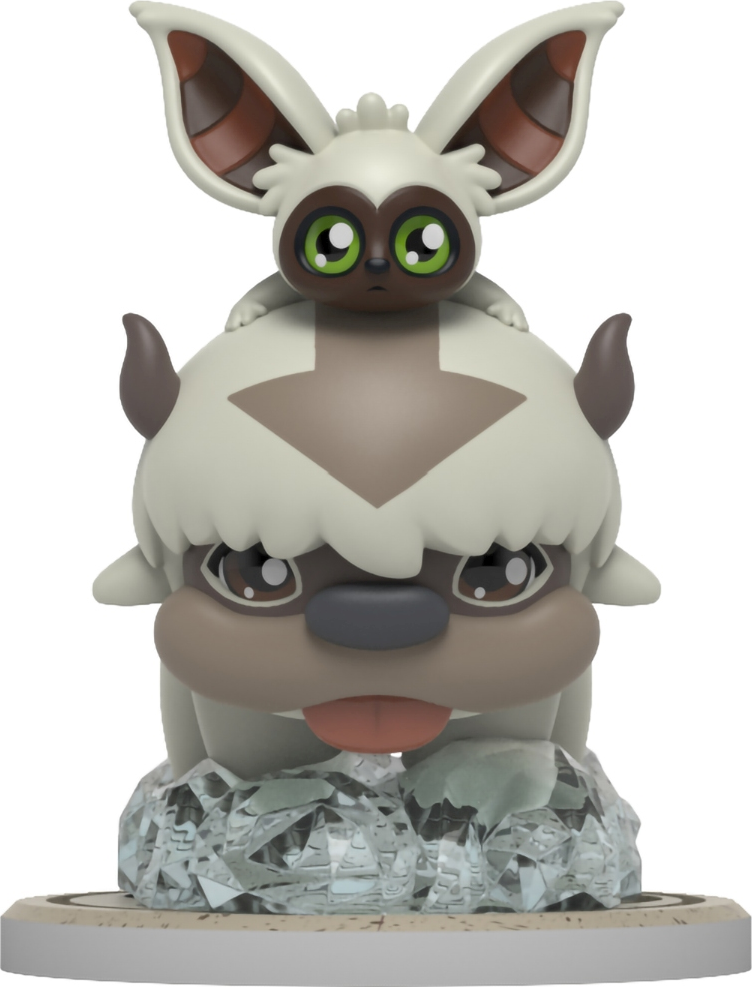 Une statue d'Appa, un animal d'Avatar : Le dernier maître de l'air, avec Momo dessus. Elle repose sur un socle.