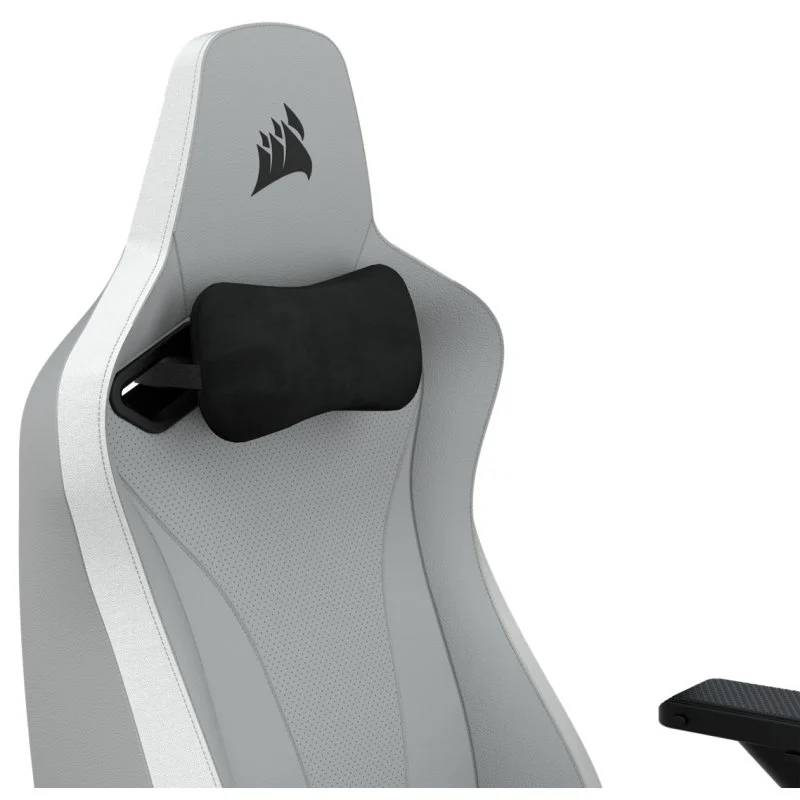 Silla de gaming gris y blanca. Cojín negro para reposacabezas y logotipo en la parte superior.