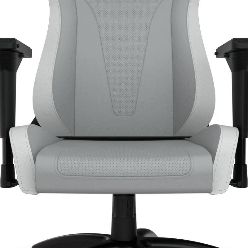 Silla gaming blanca y gris. Reposabrazos y base negros. Primer plano del asiento.