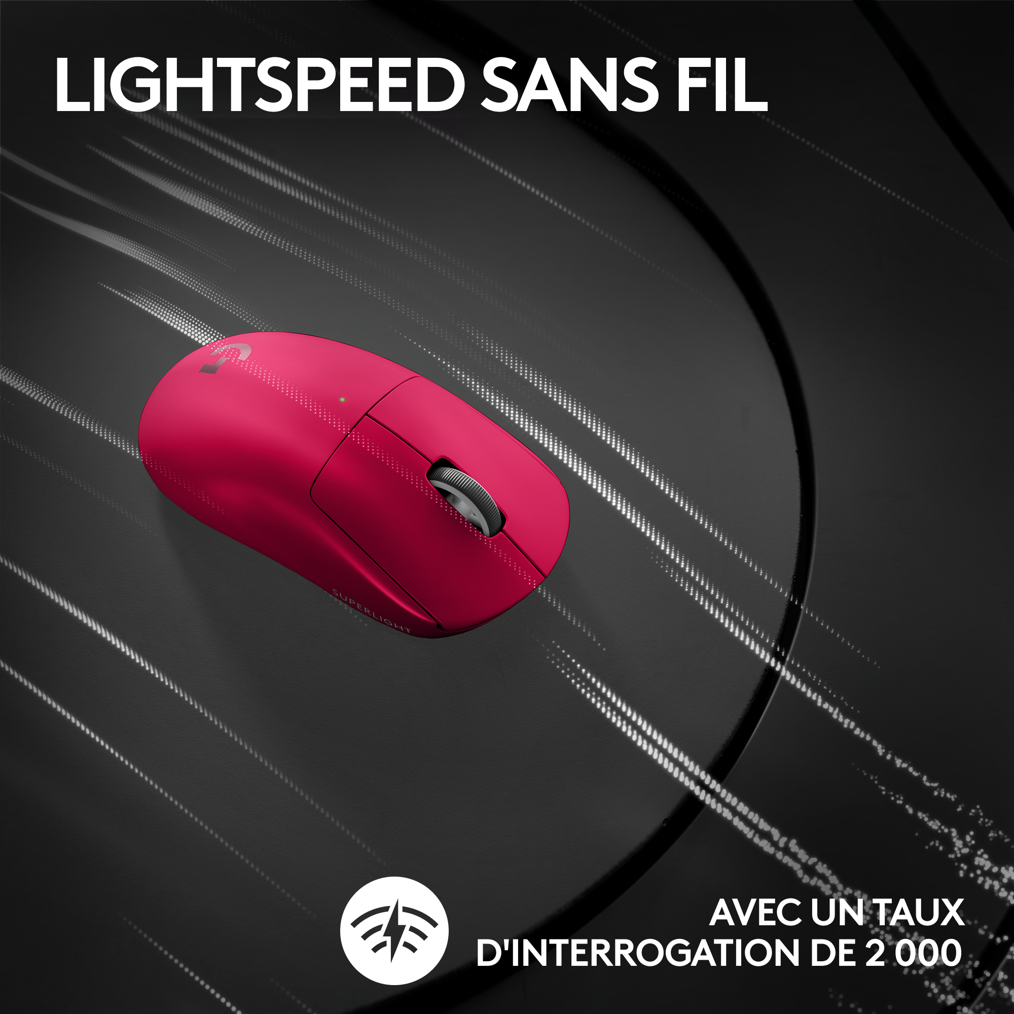 Souris sans fil rouge sur une surface noire. Texte sur LIGHTSPEED et 2000 DPI.