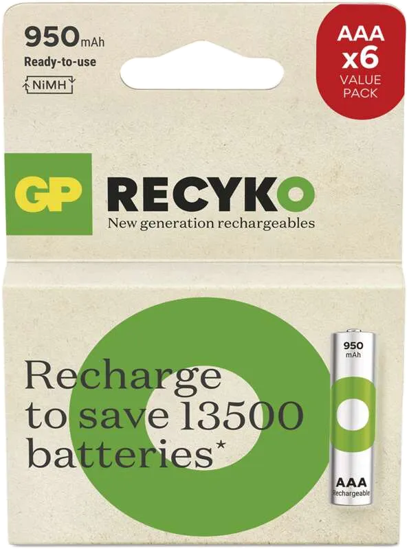 Akkumulátorcsomag GP Recyko márkával. A csomagoláson: 'Recharge to save 13500 batteries'.