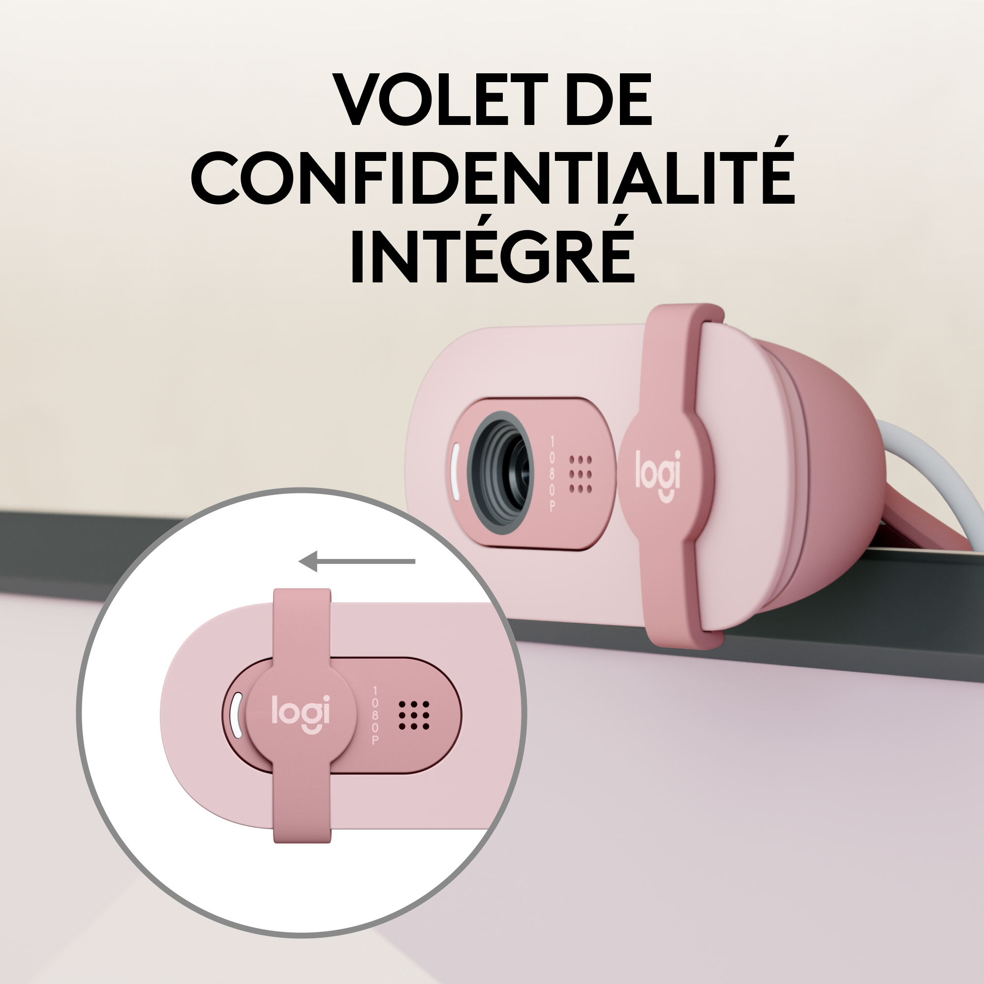 Une webcam rose avec un obturateur de confidentialité ouvert, sur fond beige. Un schéma montre le fonctionnement.