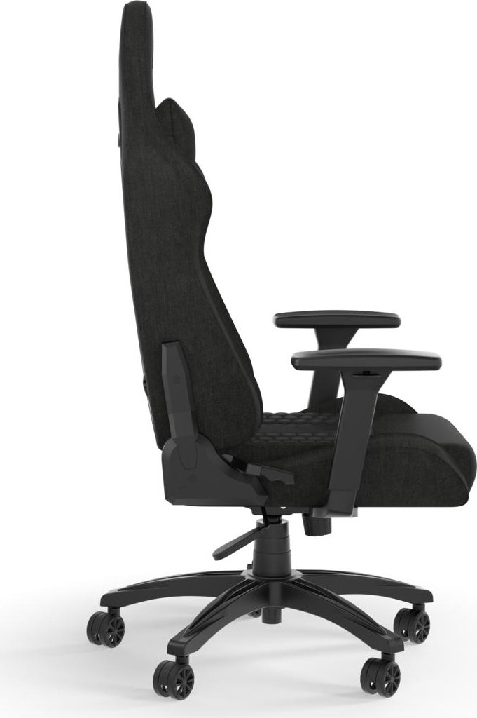 Vista lateral de una silla gamer negra con reposabrazos y ruedas.