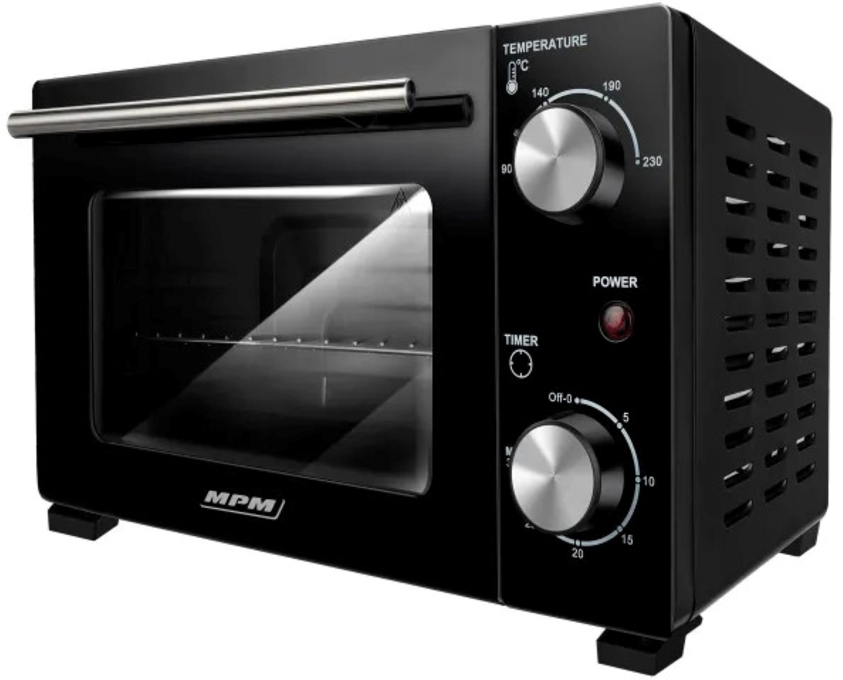 Czarny piekarnik ze srebrnym uchwytem i pokrętłami. Kontrola temperatury i timera.