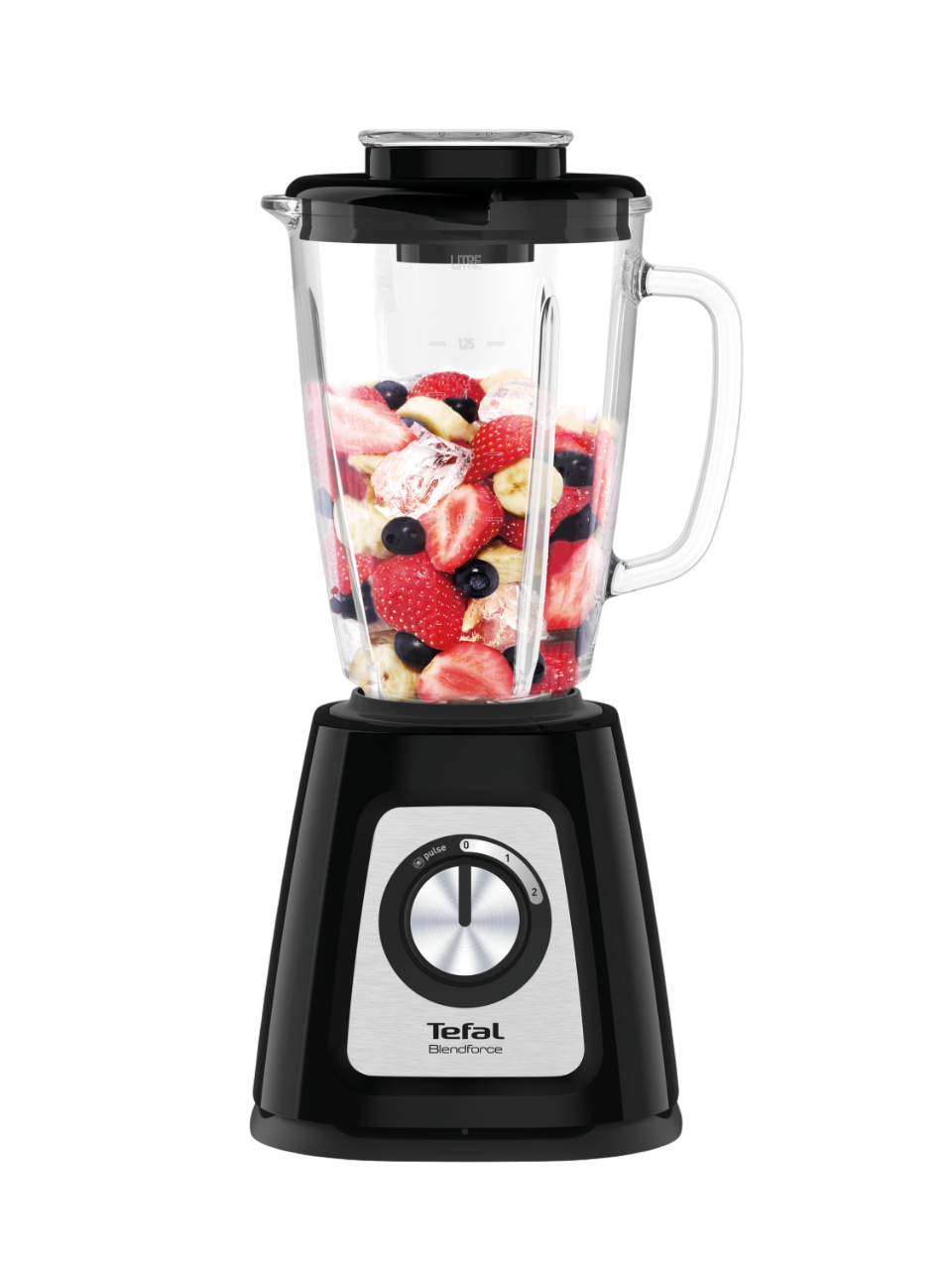 Schwarzer und silberner Tefal Blendforce Mixer. Glasbehälter gefüllt mit Erdbeeren, Blaubeeren und Bananen.