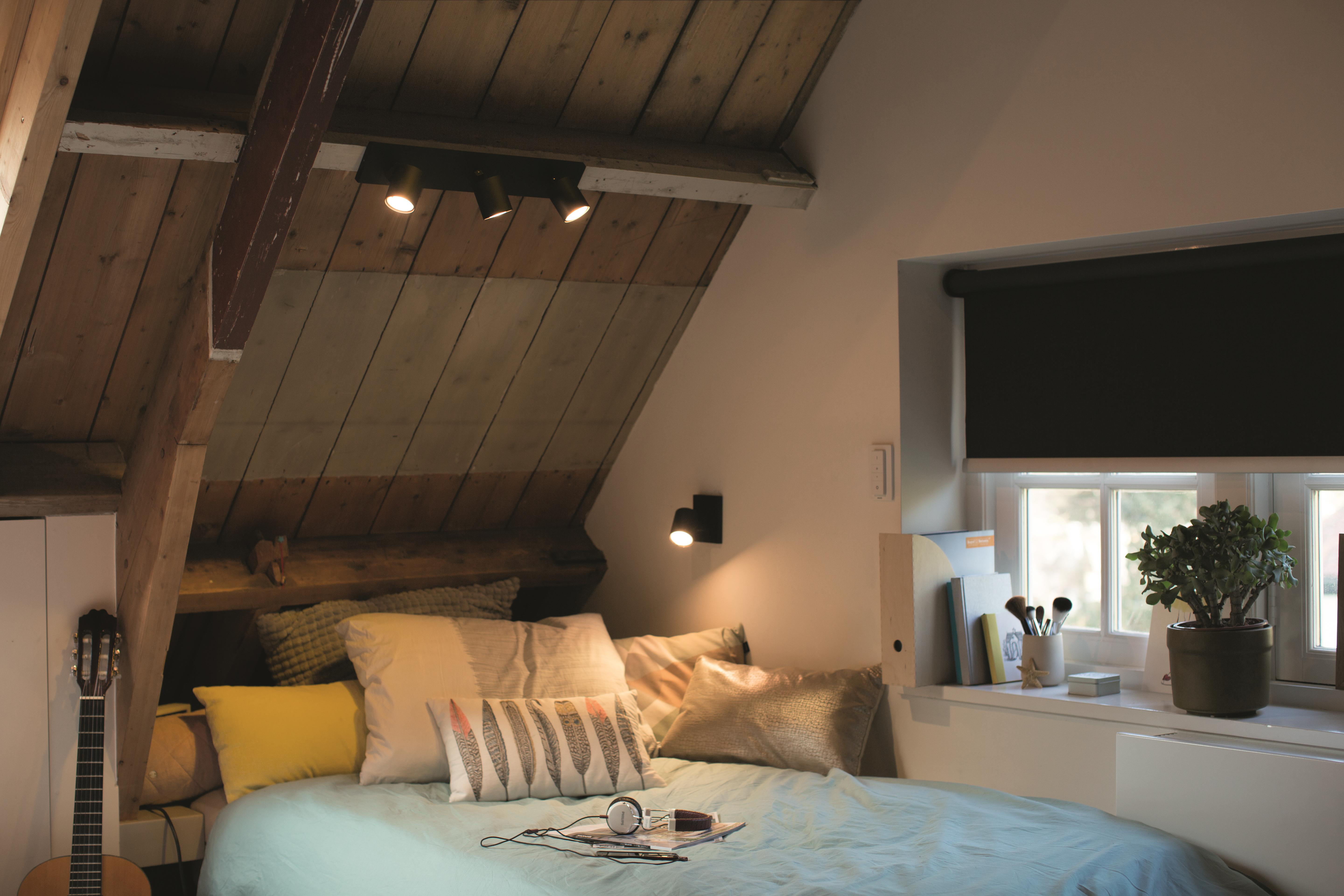 PHILIPS Hue White Amb. Runner Spot 1 flg. Erweiterung Deckenleuchte Warmweiß