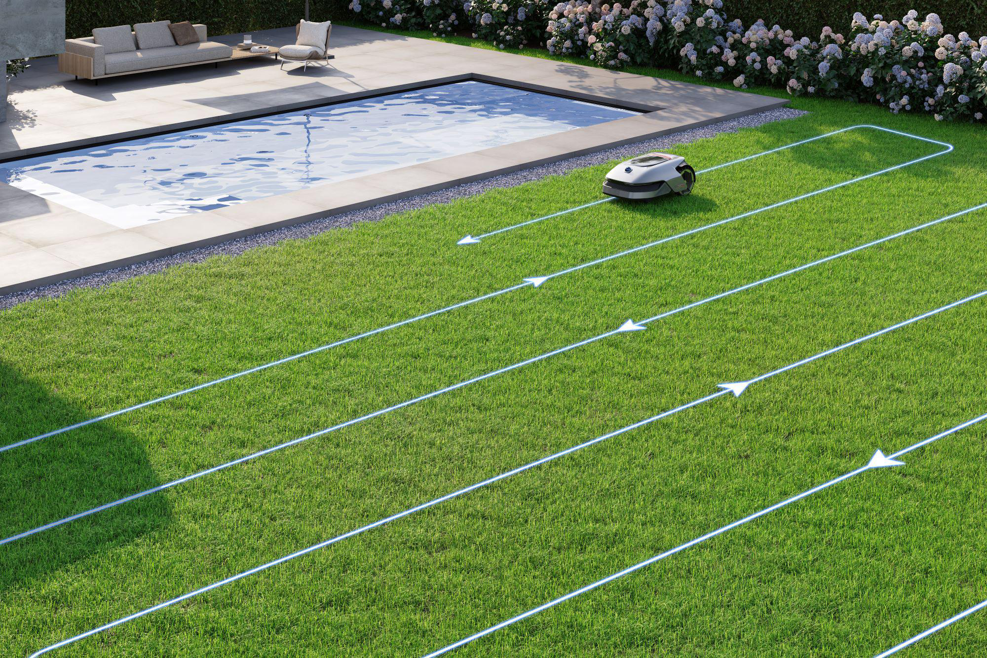Robot-Rasenmäher auf grünem Gras, einem weißen Pfad folgend. Pool und Pflanzen im Hintergrund.