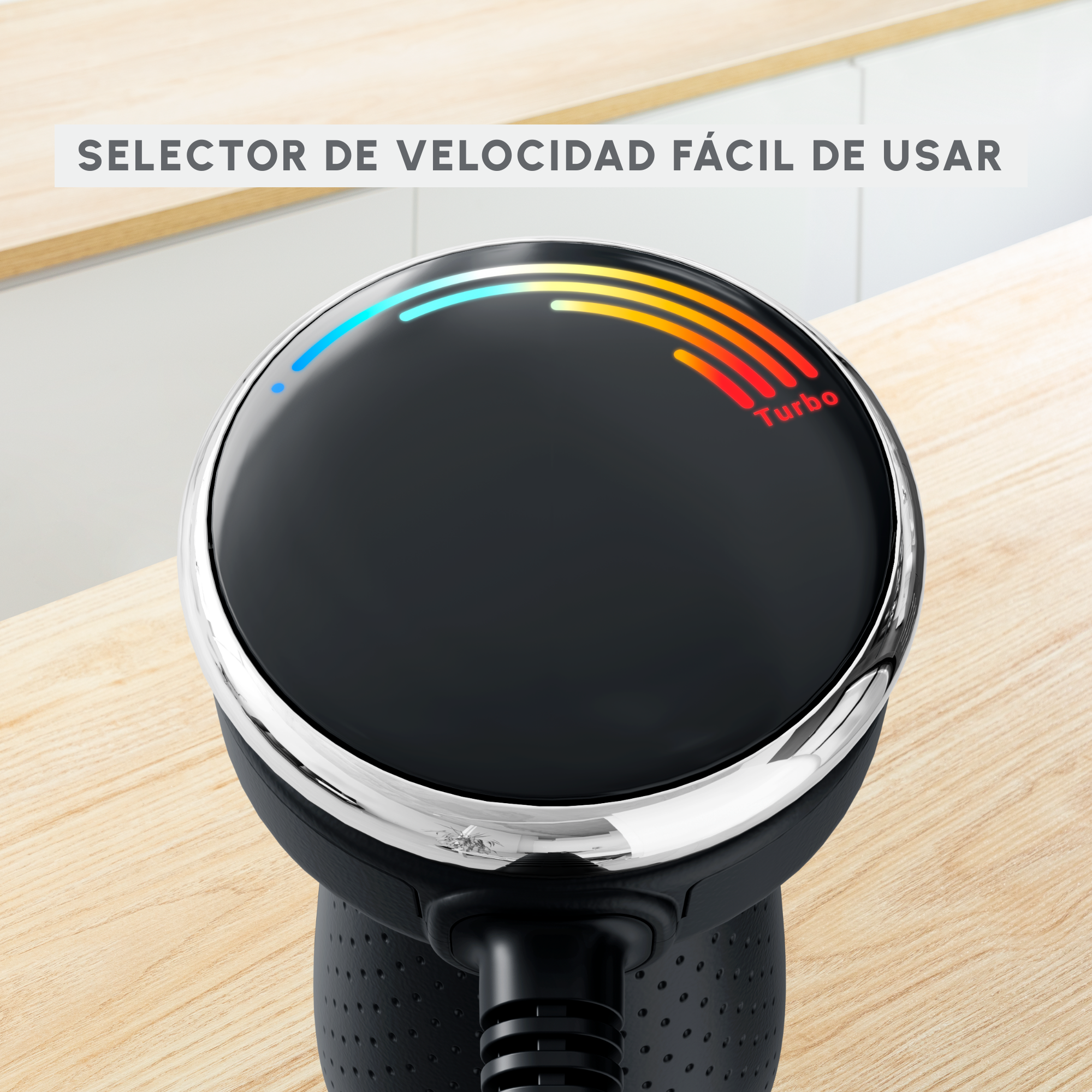 Un primer plano de una batidora de inmersión negra con un selector de velocidad que muestra luces de diferentes colores.
