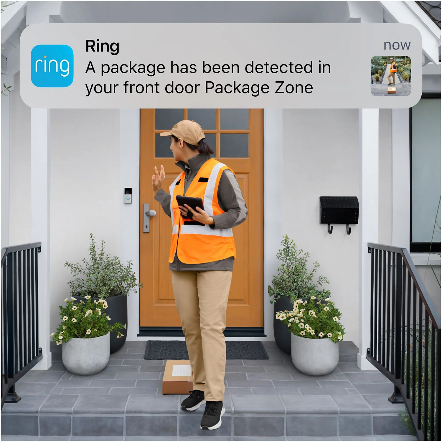 Livreur à la porte, notification Ring sur le téléphone.