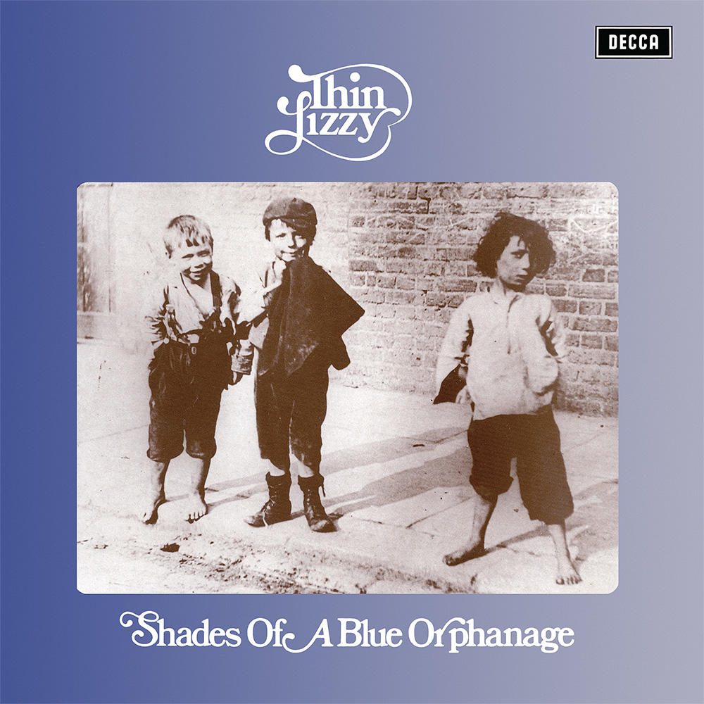 A Thin Lizzy Shades Of A Blue Orphanage albumjának borítója, három fiúval.
