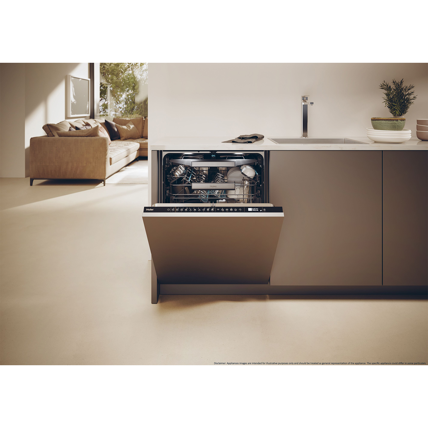 Lavastoviglie aperta, che mostra l'interno. Bianco, grigio e argento. Ambiente cucina.