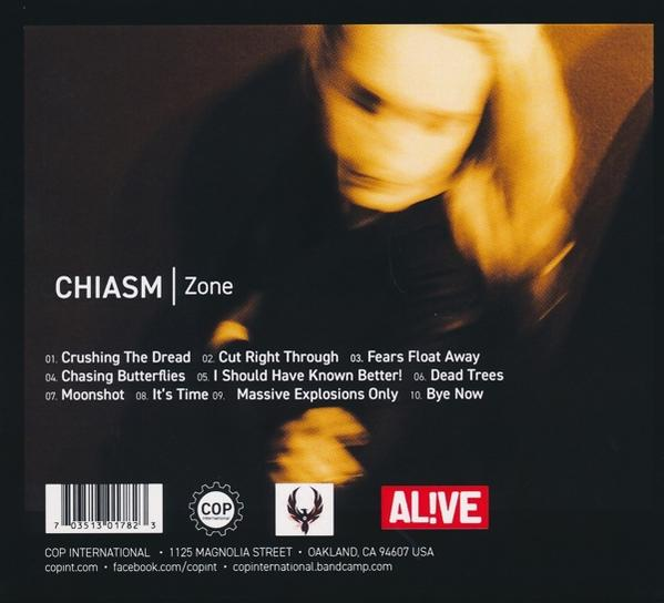Albumcover für CHIASM | Zone, mit verschwommenem Gesicht und Titelliste.