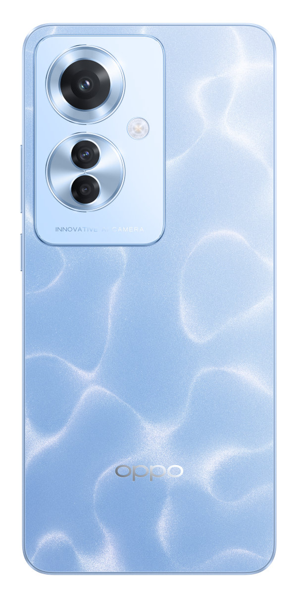 Tył jasnoniebieskiego telefonu Oppo z innowacyjnymi funkcjami aparatu.