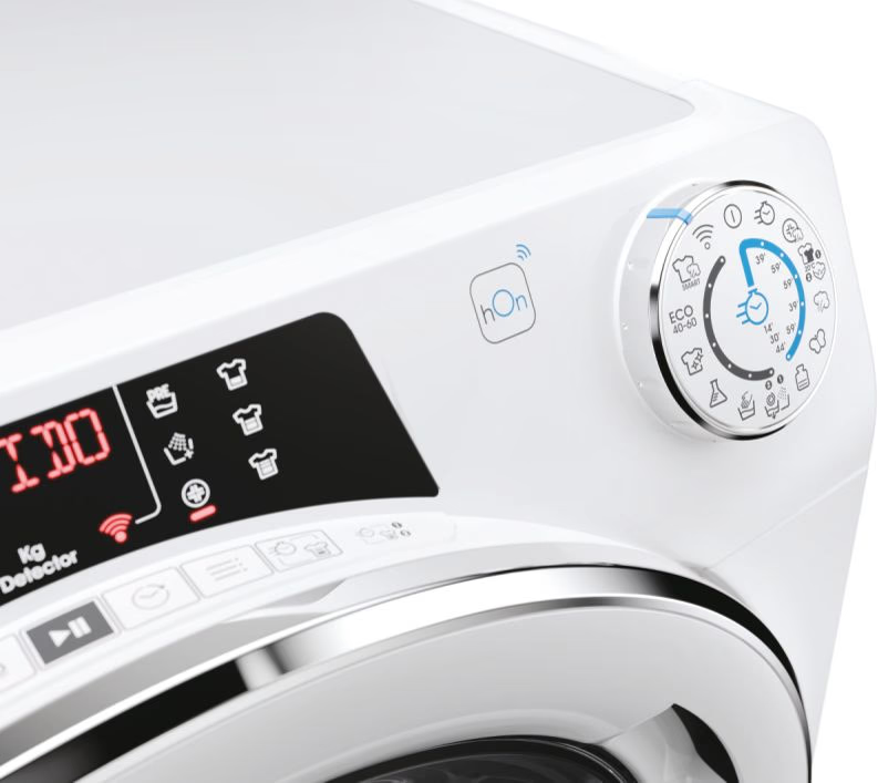 Gros plan sur le panneau de commande d'un lave-linge blanc.
