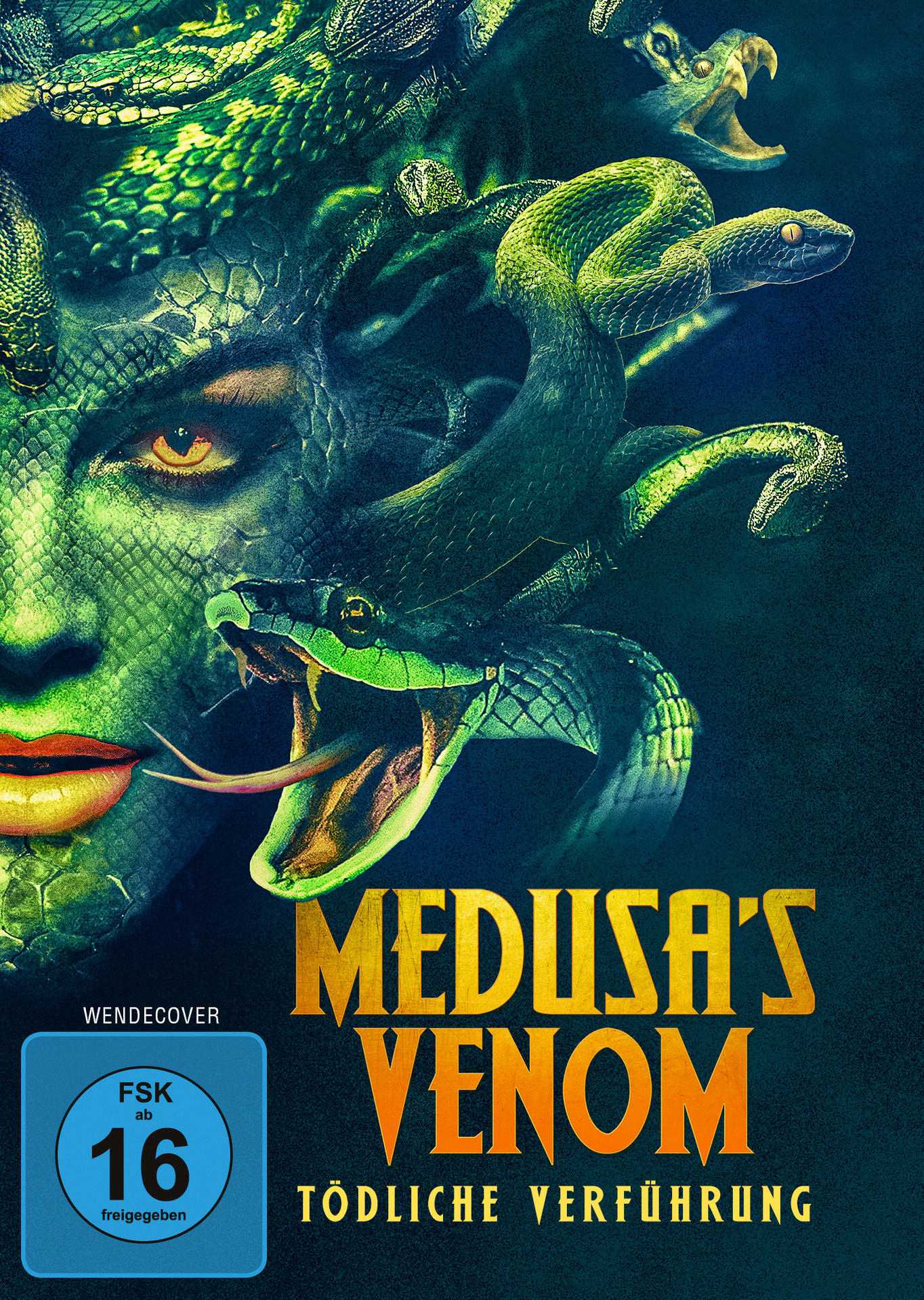Filmplakat mit Medusa und Schlangen. Grüne Haut, Schlangenhaare und bedrohlicher Ausdruck.