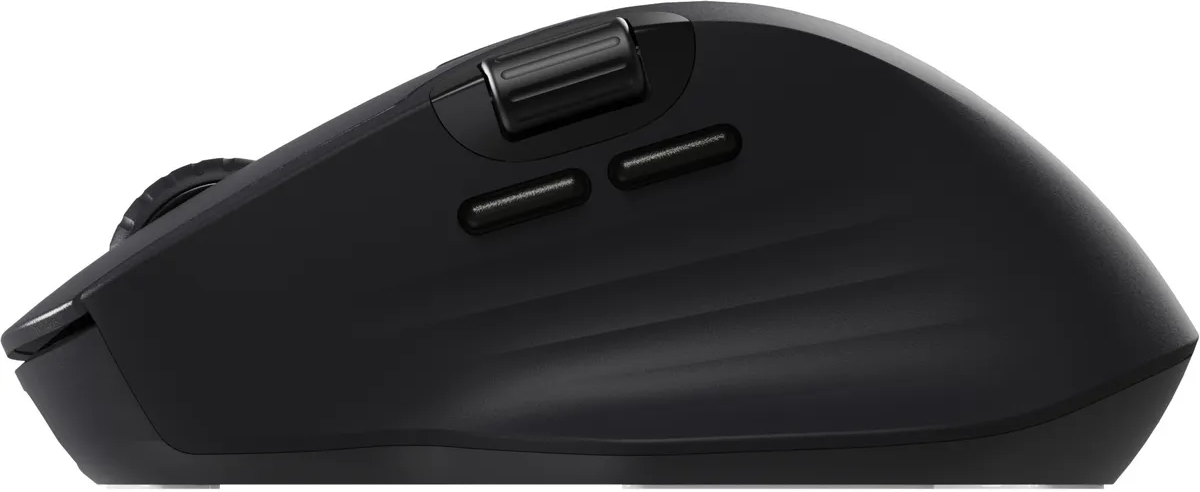 Eine schwarze Computermaus mit Scrollrad und Tasten, von der Seite gesehen.