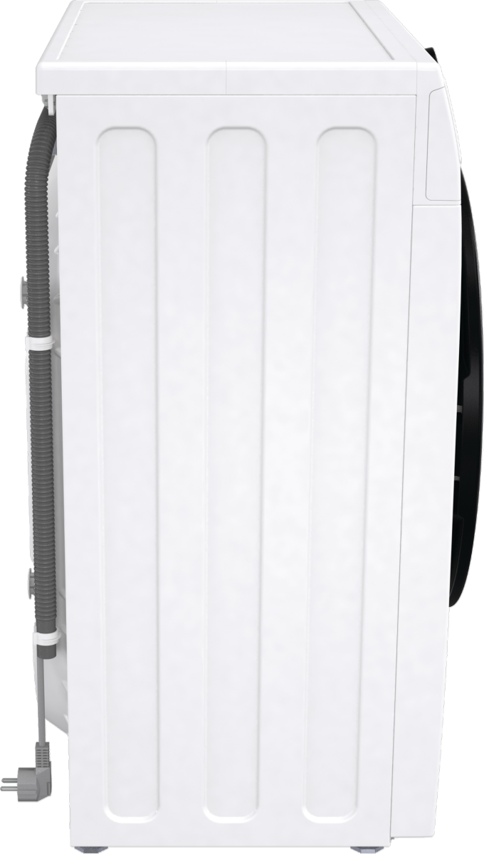 Widok z boku białej pralki z szarym wężem i wtyczką elektryczną na czarnym tle.