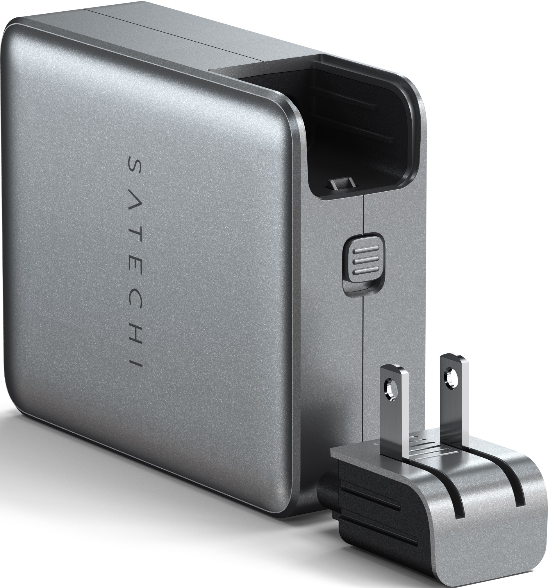 Silbernes Satechi-Ladegerät mit US-Stecker ist angeschlossen. Der Markenname ist auf dem Gerät aufgedruckt.