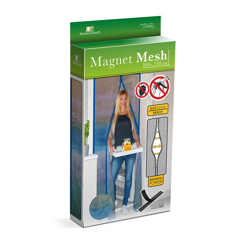 Nő tálcával egy hálós ajtó előtt, a szöveg Magnet Mesh, és egy szúnyog grafika.